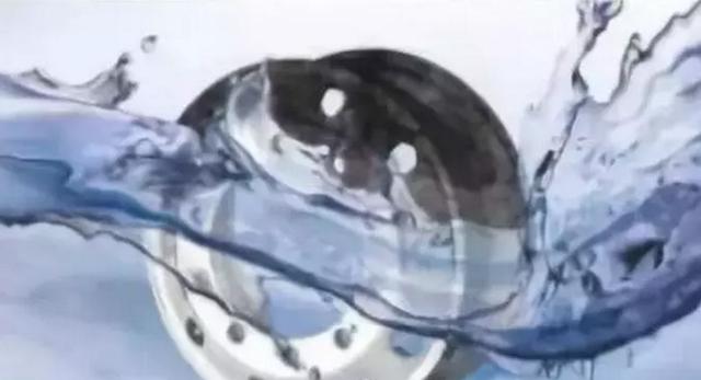 鑄(zhu)造與鍛造(zào)的區别,90%的(de)車友都不(bú)知道